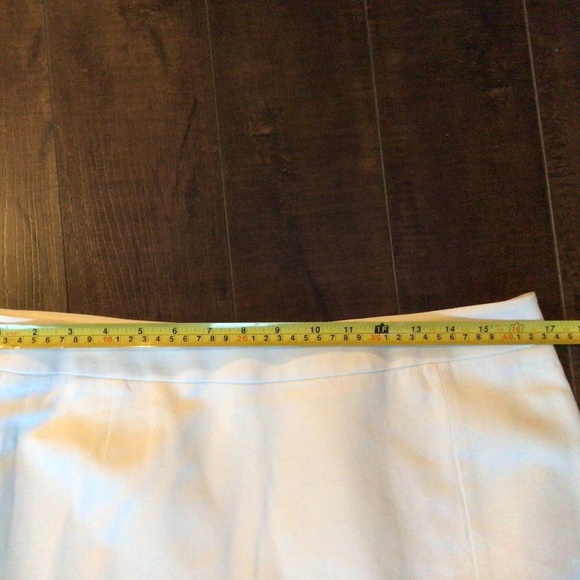 White Straight Linen Blend Skirt Sz 10 front & rear zippers. Excellent condition - Picture 10 of 10